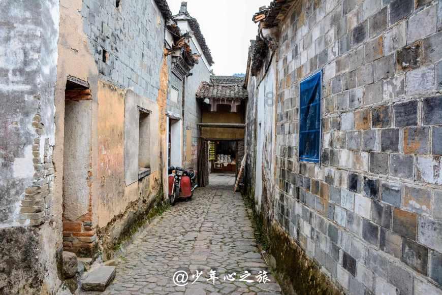 施工现场热火朝天 项目建设快马加鞭